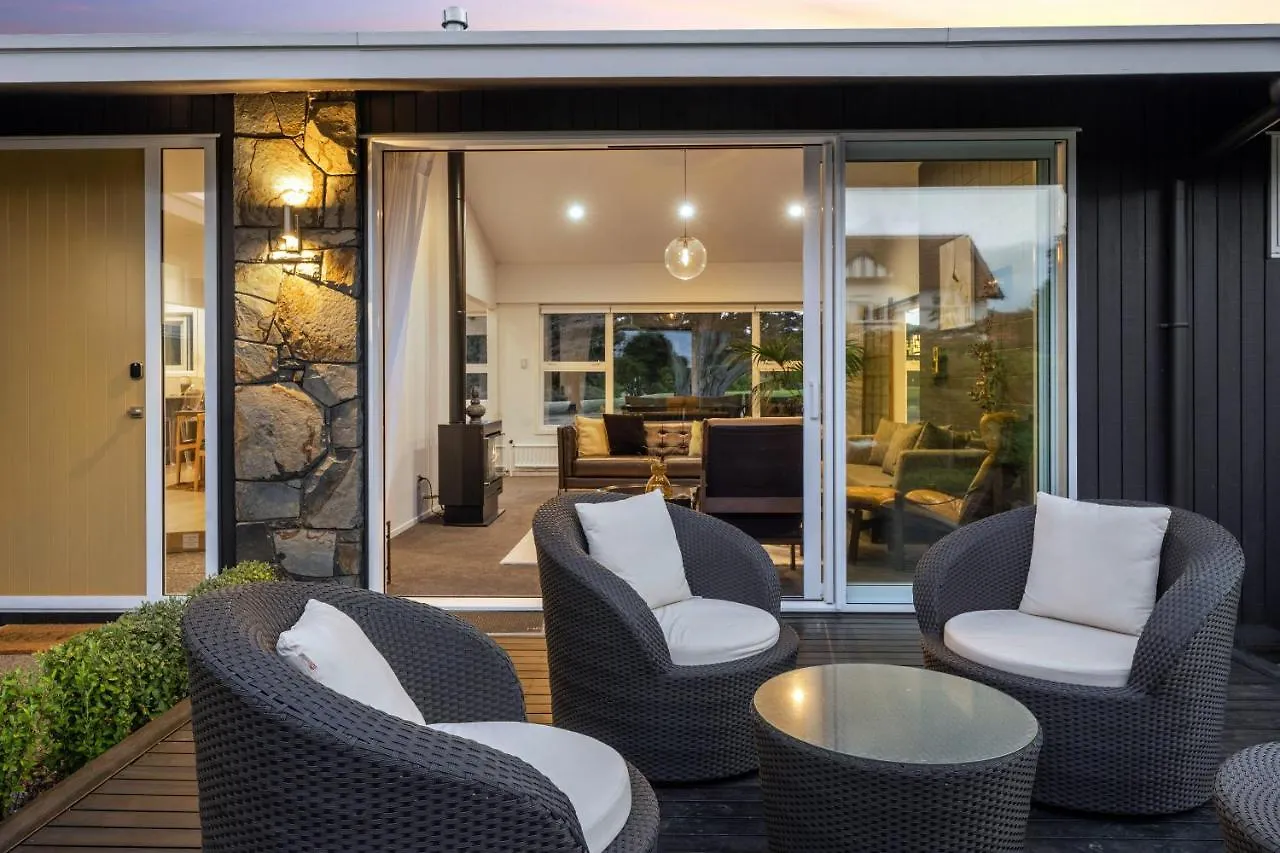 Above Par Golf Course Villa With Hot Tub 4Bd3Bth Rotorua 0*,  Nueva Zelanda