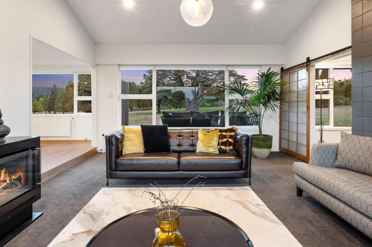 Above Par Golf Course Villa With Hot Tub 4Bd3Bth Rotorua