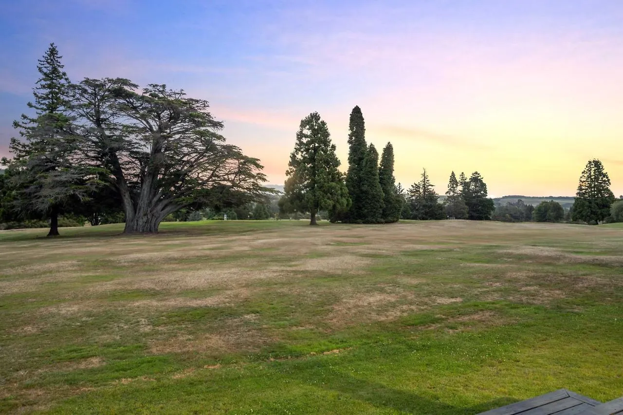 Above Par Golf Course Villa With Hot Tub 4Bd3Bth Rotorua