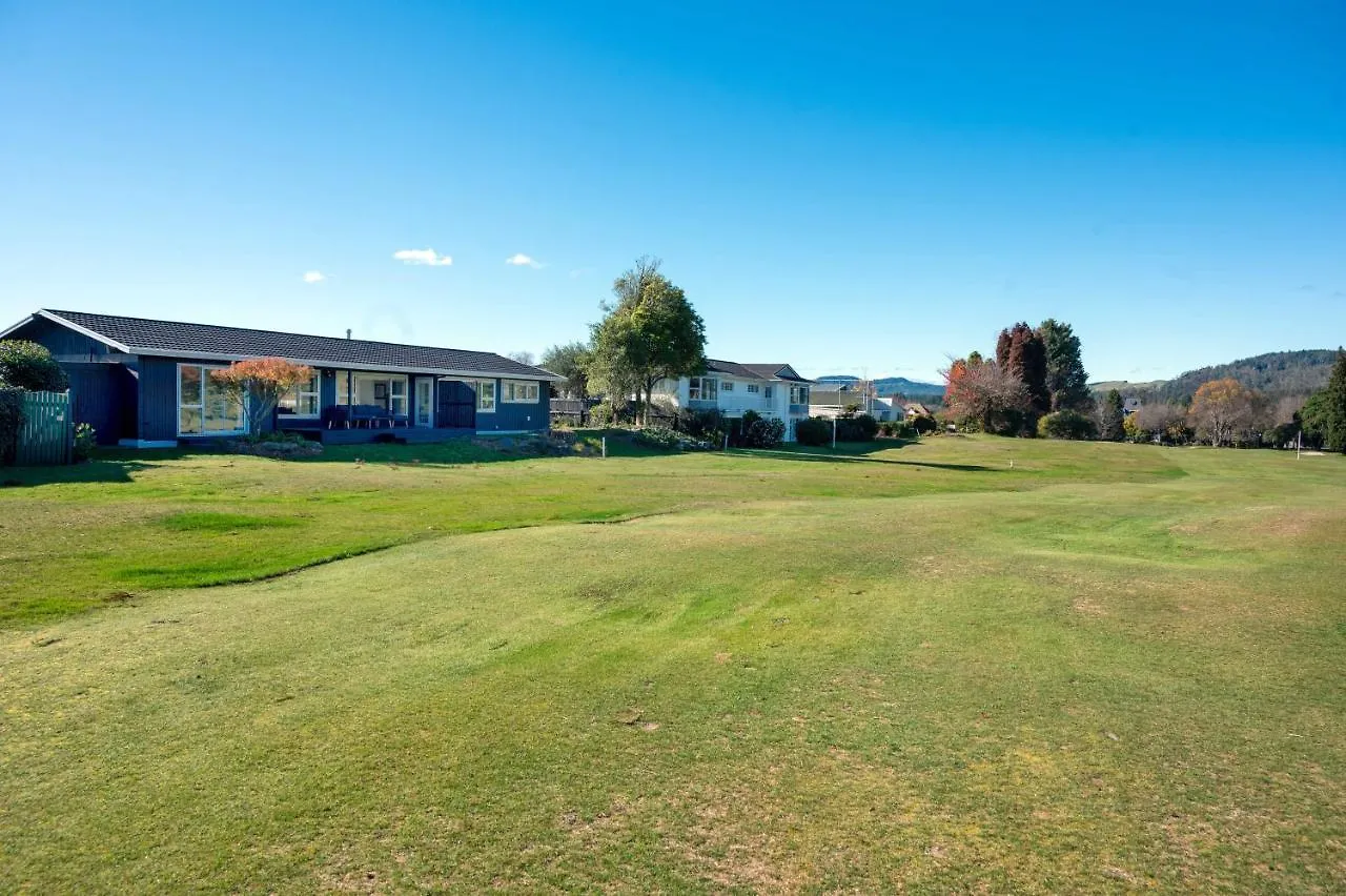 Above Par Golf Course Villa With Hot Tub 4Bd3Bth Rotorua 0*,  New Zealand