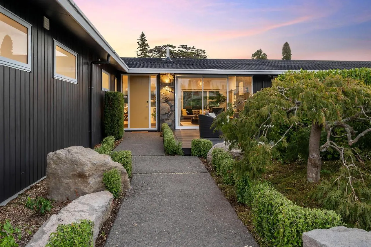 Above Par Golf Course Villa With Hot Tub 4Bd3Bth Rotorua