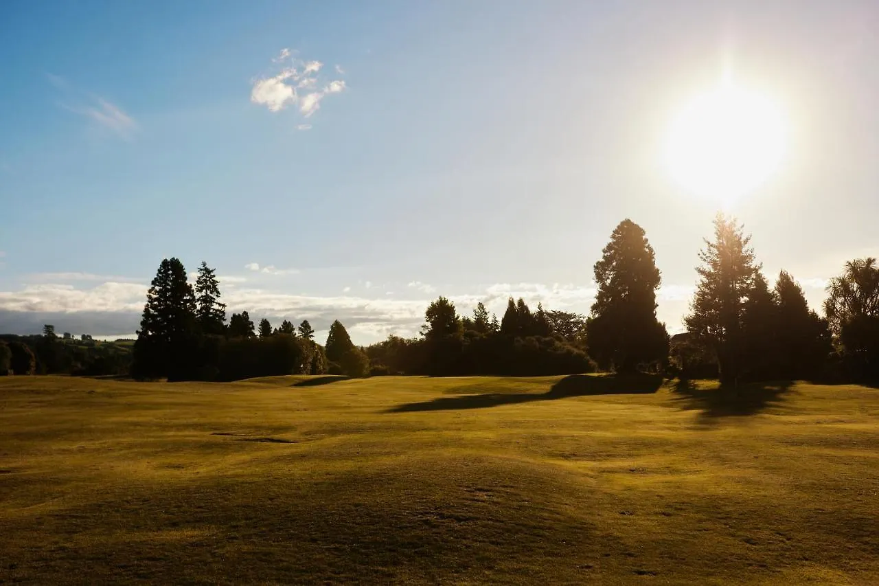 Above Par Golf Course Villa With Hot Tub 4Bd3Bth Rotorua